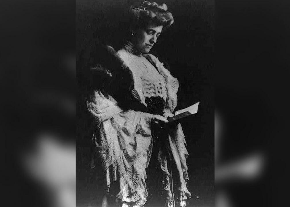 1921: Edith Wharton wins the Pulitzer Prize